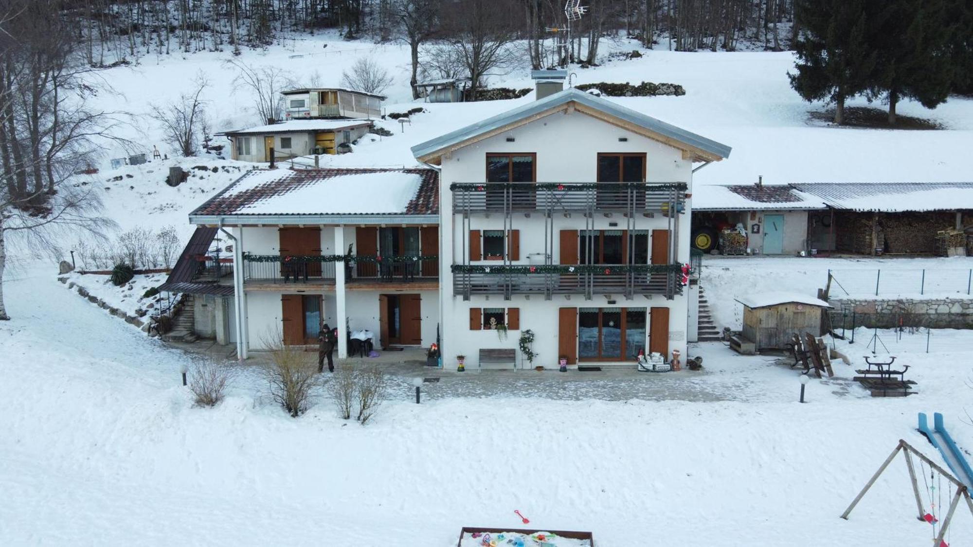Hotel Garni Fobbie Brentonico Exterior foto